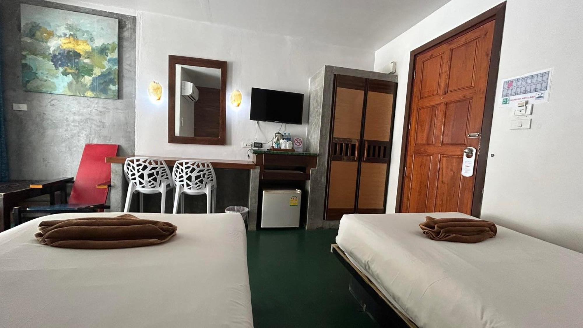 พีพี อินซูล่า Hotel เกาะพีพี ภายนอก รูปภาพ