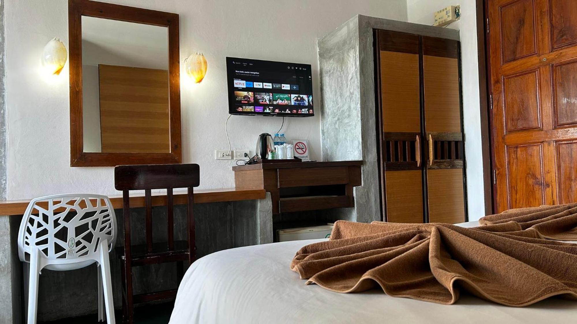 พีพี อินซูล่า Hotel เกาะพีพี ภายนอก รูปภาพ