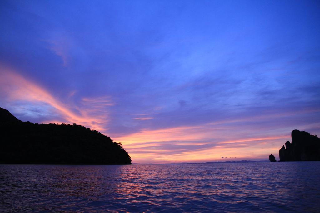 พีพี อินซูล่า Hotel เกาะพีพี ภายนอก รูปภาพ